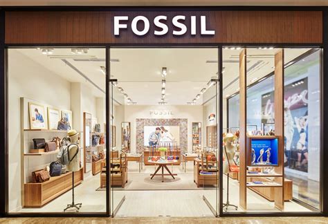 fossil stores online.